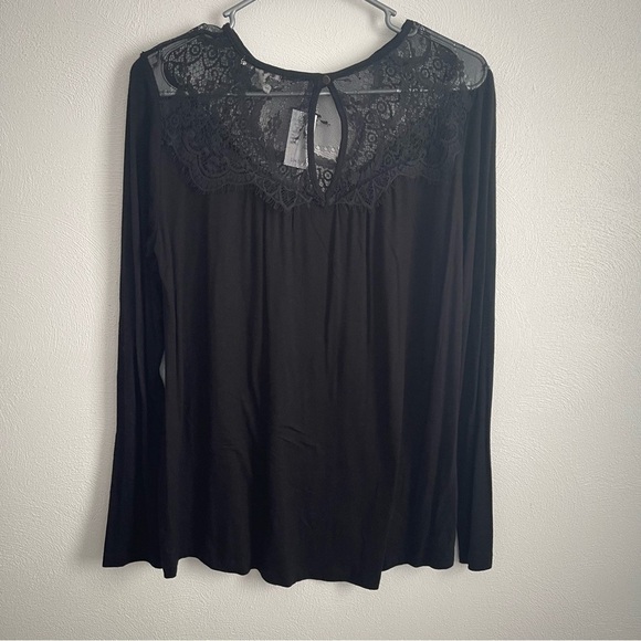 Maurices Tops - Maurices lace accent long sleeve top NWT size small